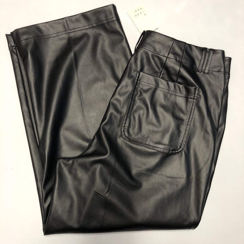 A new day high rise cropped pants size 14